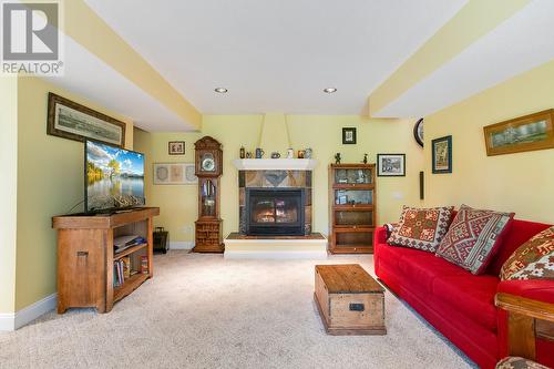 3316 Ridge Boulevard, West Kelowna, BC - Indoor Photo Showing Living Room With Fireplace