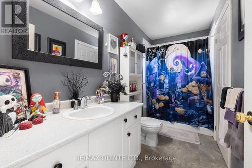 7 Faraday Gardens, Belleville, ON - Indoor Photo Showing Bathroom