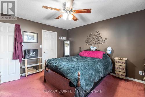 7 Faraday Gardens, Belleville, ON - Indoor Photo Showing Bedroom