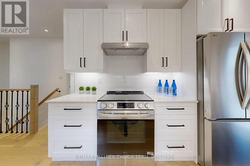 155 Northland Avenue, Toronto (Rockcliffe-Smythe), ON - Indoor Photo Showing Kitchen With Upgraded Kitchen