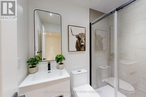 155 Northland Avenue, Toronto (Rockcliffe-Smythe), ON - Indoor Photo Showing Bathroom