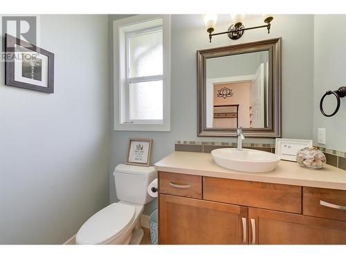 847 Rose Avenue, Kelowna, BC - Indoor Photo Showing Bathroom