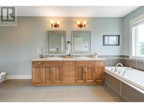 847 Rose Avenue, Kelowna, BC - Indoor Photo Showing Bathroom