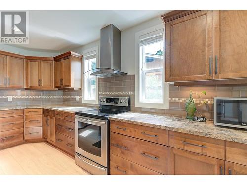 847 Rose Avenue, Kelowna, BC - Indoor Photo Showing Kitchen