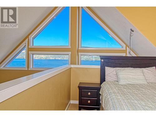 6859 Santiago Loop Lot# 121, Kelowna, BC - Indoor Photo Showing Bedroom