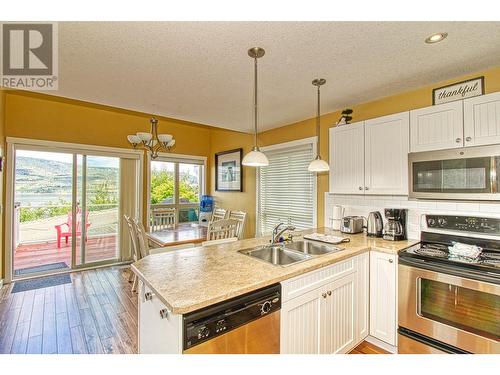 6859 Santiago Loop Lot# 121, Kelowna, BC - Indoor Photo Showing Kitchen With Double Sink