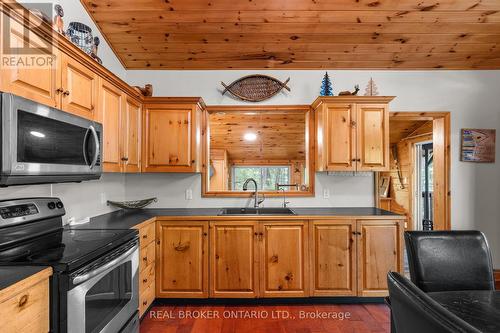 5 Severn River 406, Severn, ON - Indoor Photo Showing Kitchen