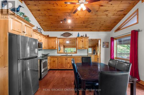 5 Severn River 406, Severn, ON - Indoor Photo Showing Kitchen