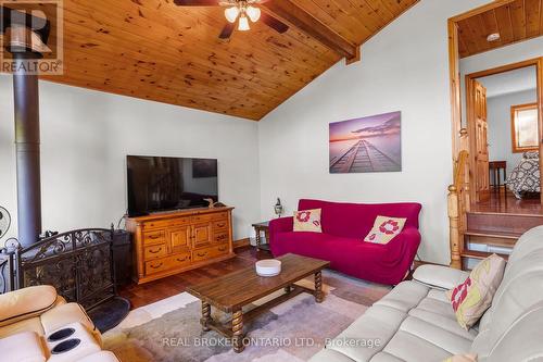 5 Severn River 406, Severn, ON - Indoor Photo Showing Living Room