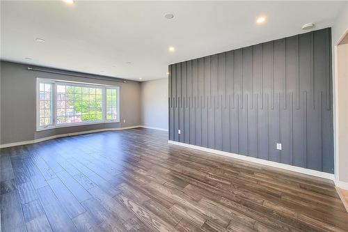 10 Onondaga Drive, Hamilton, ON - Indoor Photo Showing Other Room