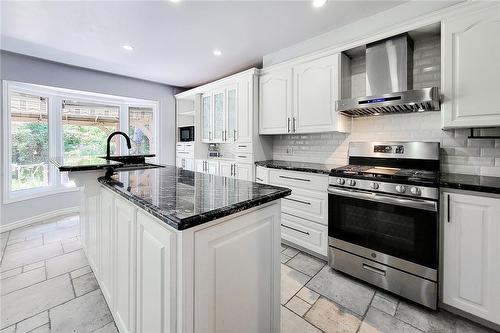 10 Onondaga Drive, Hamilton, ON - Indoor Photo Showing Kitchen With Upgraded Kitchen