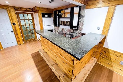 10 Onondaga Drive, Hamilton, ON - Indoor Photo Showing Kitchen