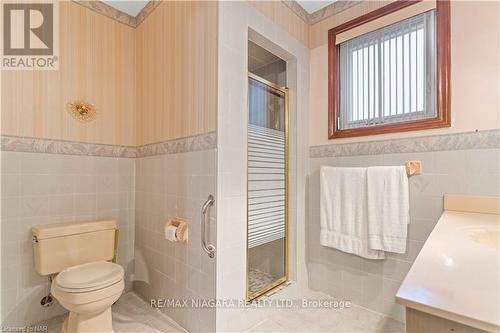 7737 Mount Carmel Boulevard, Niagara Falls, ON - Indoor Photo Showing Bathroom