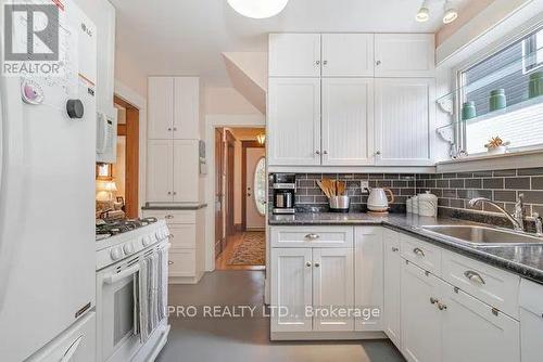 67 Mill Street S, Brampton (Downtown Brampton), ON - Indoor Photo Showing Kitchen