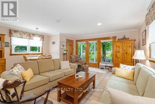 67 Mill Street S, Brampton (Downtown Brampton), ON - Indoor Photo Showing Living Room