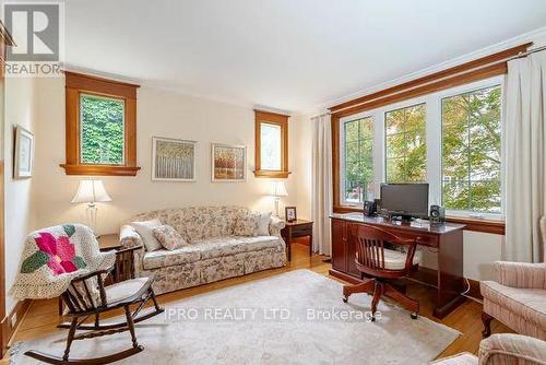 67 Mill Street S, Brampton (Downtown Brampton), ON - Indoor Photo Showing Living Room