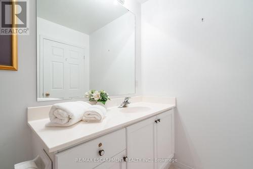 501 - 2085 Amherst Heights Drive, Burlington (Brant Hills), ON - Indoor Photo Showing Bathroom