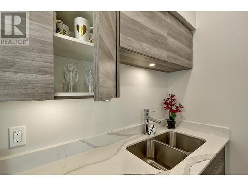 2555 Lakeshore Road Unit# 214, Vernon, BC - Indoor Photo Showing Kitchen With Double Sink