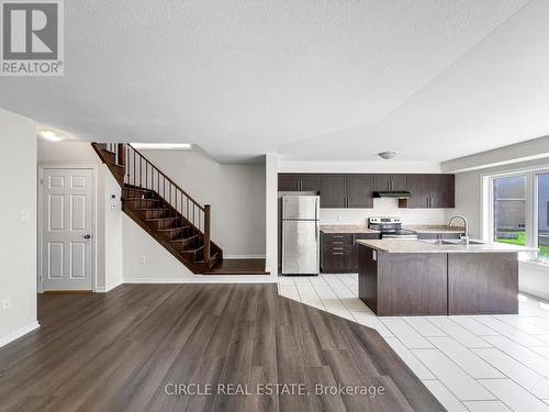 8150 Buckeye Crescent, Niagara Falls, ON - Indoor Photo Showing Kitchen