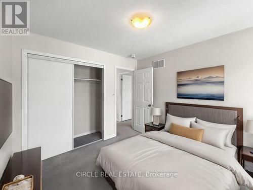 8150 Buckeye Crescent, Niagara Falls, ON - Indoor Photo Showing Bedroom