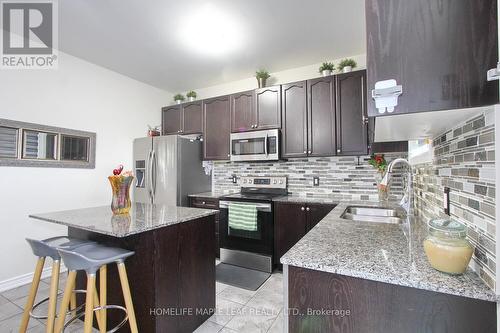 3 Craftsman Road, Caledon, ON - Indoor Photo Showing Kitchen With Double Sink With Upgraded Kitchen