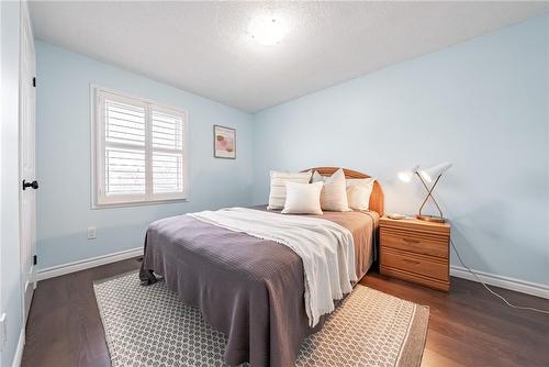 680 Rexford Drive, Hamilton, ON - Indoor Photo Showing Bedroom