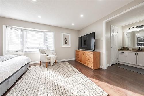 680 Rexford Drive, Hamilton, ON - Indoor Photo Showing Bedroom