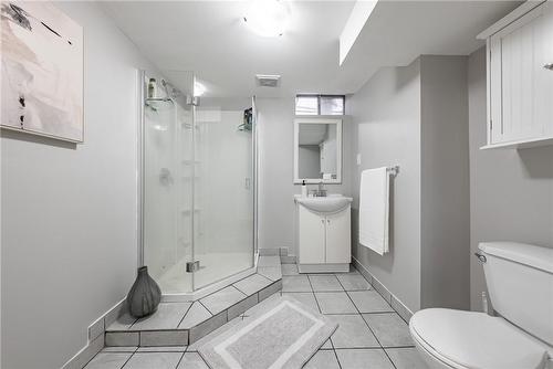 680 Rexford Drive, Hamilton, ON - Indoor Photo Showing Bathroom