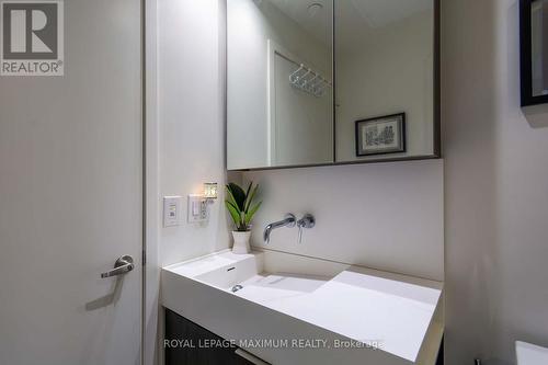 1404 - 15 Lower Jarvis Street, Toronto (Waterfront Communities), ON - Indoor Photo Showing Bathroom