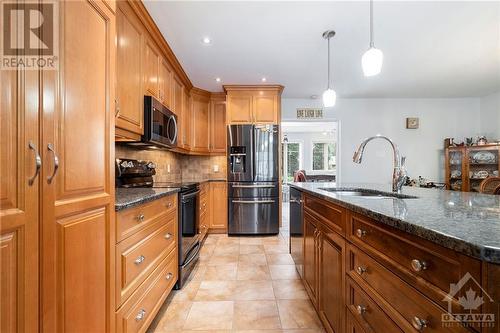 1530 Beaconfield Street, Ottawa, ON - Indoor Photo Showing Kitchen With Stainless Steel Kitchen