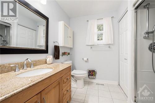 1530 Beaconfield Street, Ottawa, ON - Indoor Photo Showing Bathroom