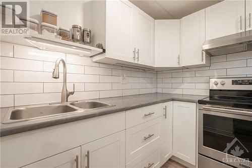 1530 Beaconfield Street, Ottawa, ON - Indoor Photo Showing Kitchen With Double Sink