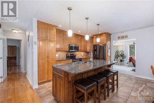 1530 Beaconfield Street, Ottawa, ON - Indoor Photo Showing Kitchen With Stainless Steel Kitchen With Double Sink With Upgraded Kitchen