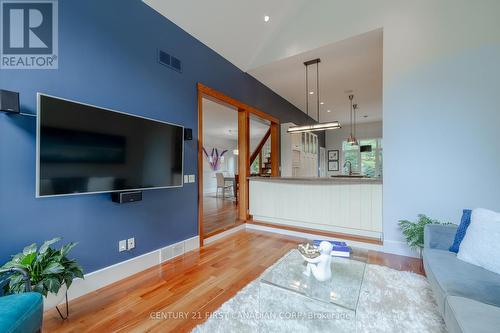 14 Gibbons Place, London, ON - Indoor Photo Showing Living Room