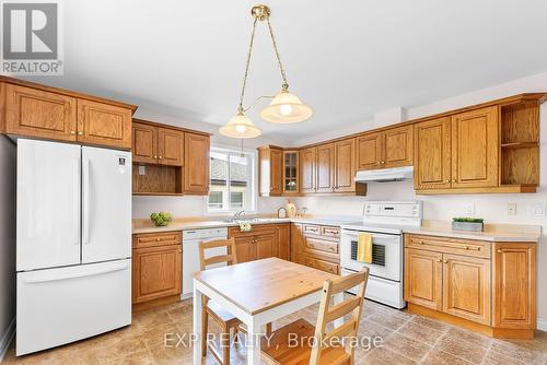 1817 Four Mile Creek Road, Niagara-On-The-Lake, ON - Indoor Photo Showing Kitchen With Double Sink