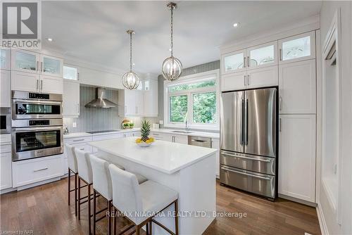 26 Olde School Court, St. Catharines, ON - Indoor Photo Showing Kitchen With Upgraded Kitchen