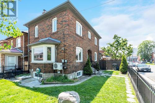 290 Westmount Avenue, Toronto (Oakwood Village), ON - Outdoor