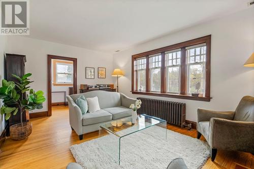 169 Clarence Street, Vaughan (West Woodbridge), ON - Indoor Photo Showing Living Room