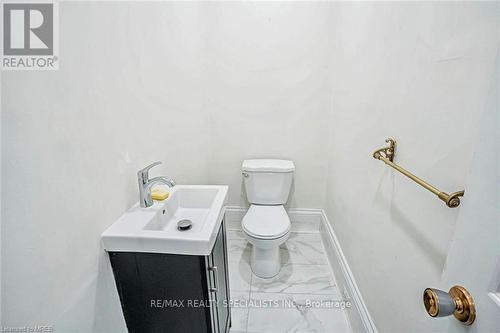 1441 Ontario Street, Burlington (Brant), ON - Indoor Photo Showing Bathroom