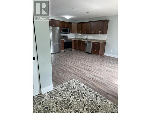 2 1012 E Central Street, Prince George, BC - Indoor Photo Showing Kitchen