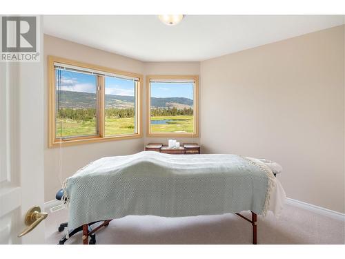 3076 Quail Crescent, Kelowna, BC - Indoor Photo Showing Bedroom