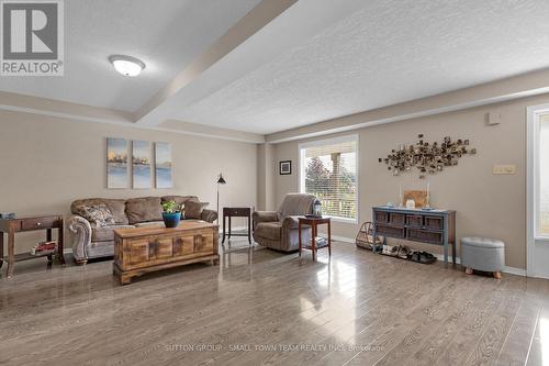 72291 Bluewater Hwy, Bluewater (Hay Twp), ON - Indoor Photo Showing Living Room