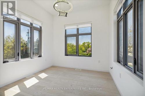 4 Sunrow Gate, Hamilton, ON - Indoor Photo Showing Other Room