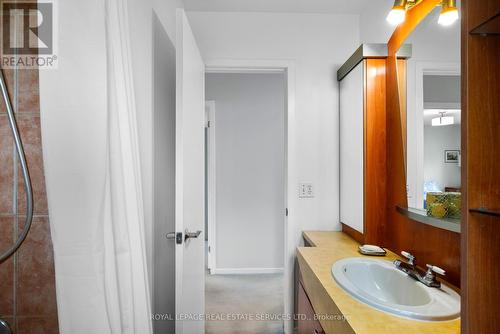 19 Terryellen Crescent, Toronto (Markland Wood), ON - Indoor Photo Showing Bathroom