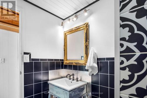 19 Terryellen Crescent, Toronto (Markland Wood), ON - Indoor Photo Showing Bathroom