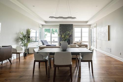 147 Mountain Park Avenue, Hamilton, ON - Indoor Photo Showing Dining Room