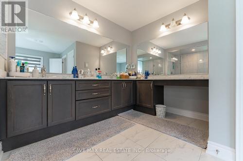 124 Drexler Avenue, Guelph/Eramosa (Rockwood), ON - Indoor Photo Showing Bathroom