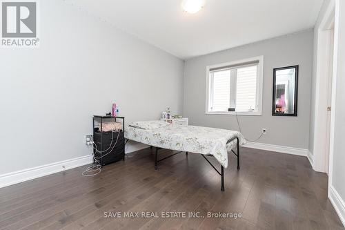 124 Drexler Avenue, Guelph/Eramosa (Rockwood), ON - Indoor Photo Showing Bedroom