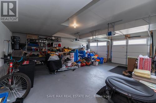 124 Drexler Avenue, Guelph/Eramosa (Rockwood), ON - Indoor Photo Showing Garage