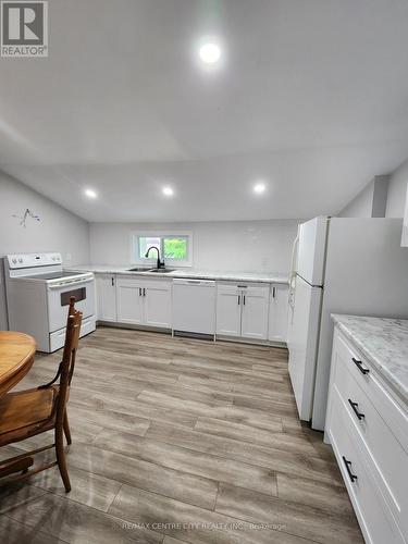 288 Elm Street W, Chatham-Kent (Bothwell), ON - Indoor Photo Showing Kitchen